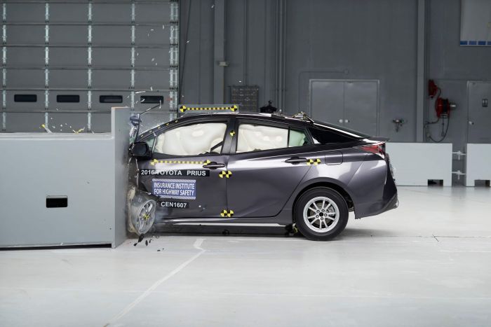 Why only 38 cars earned IIHS top safety pick status