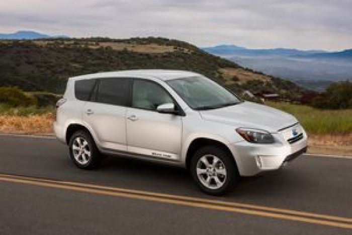 Toyota recalls 421,000 RAV4s for faulty wipers
